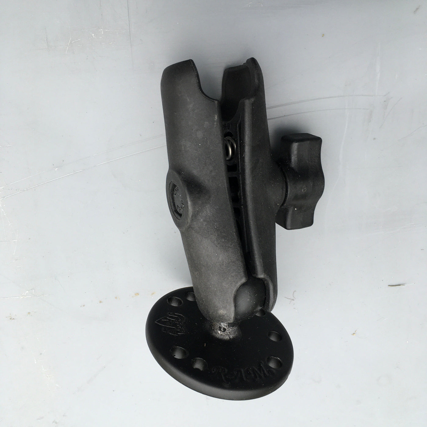 RAM mount 1" med metallfäste.